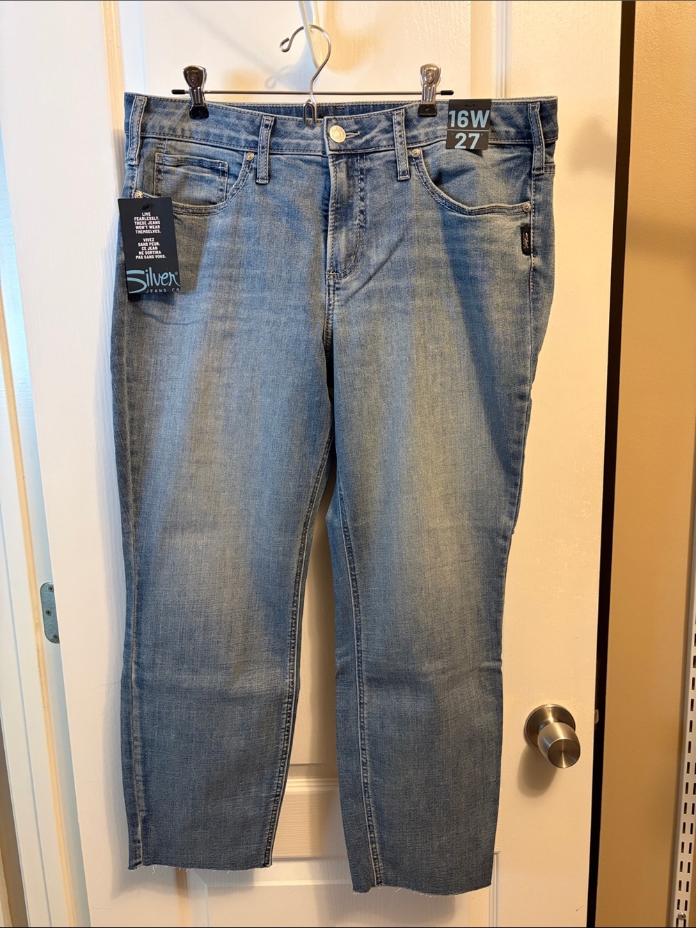 Silver Jeans Light Blue Cropped Straight Ankle Jeans